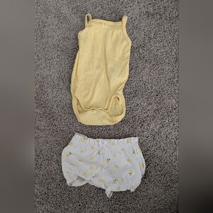 H&M Baby Girls Yellow and White Short And Top Set Size 4-6 Months
